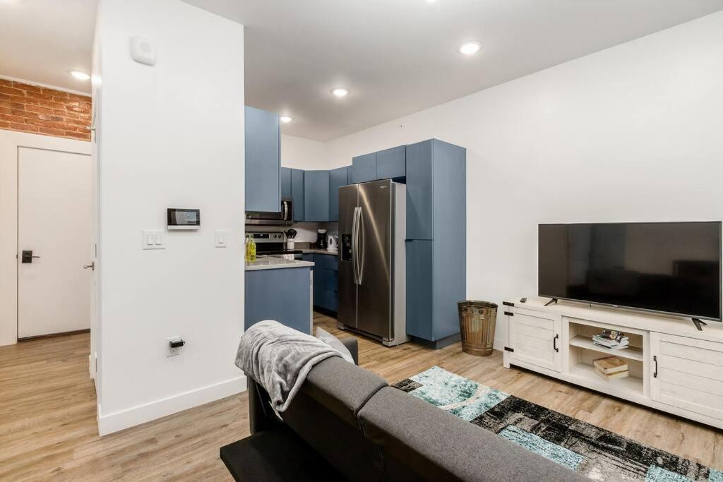 Designer 1-Bed Haven Near Downtown! Pets Welcome! Apartment Columbus Bagian luar foto